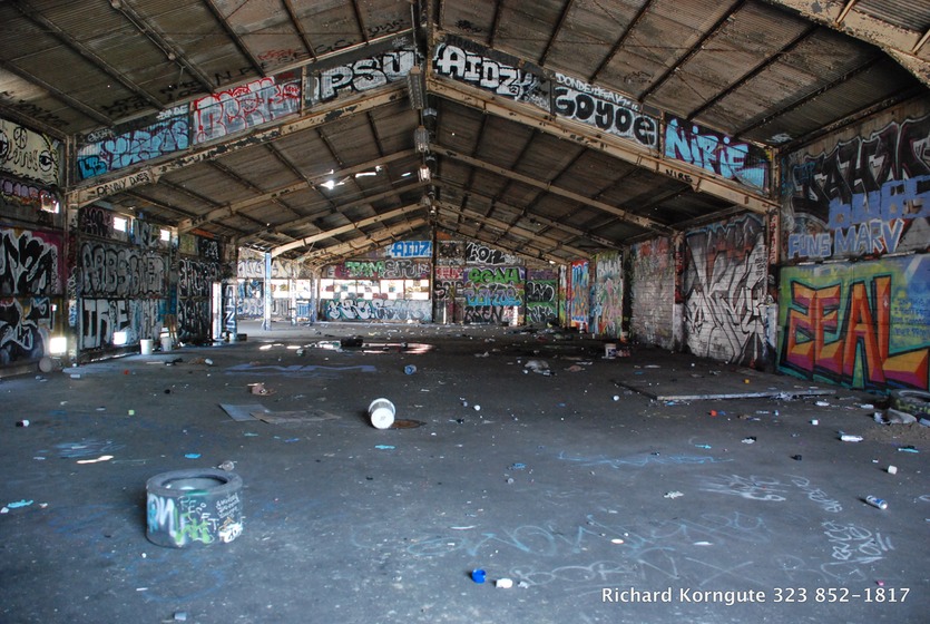 08-Graffiti Warehouse-007.JPG