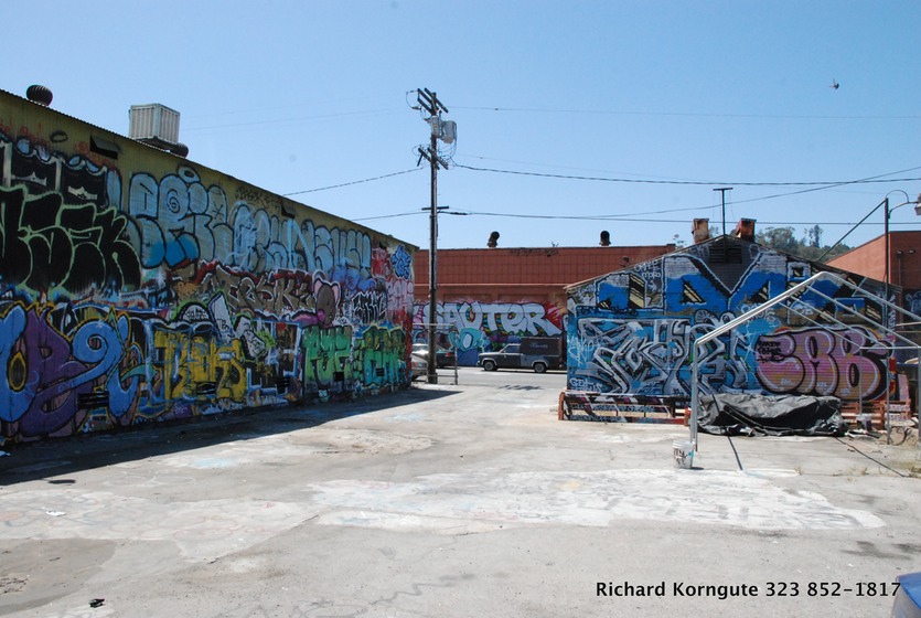 16-Graffiti Warehouse-015.JPG