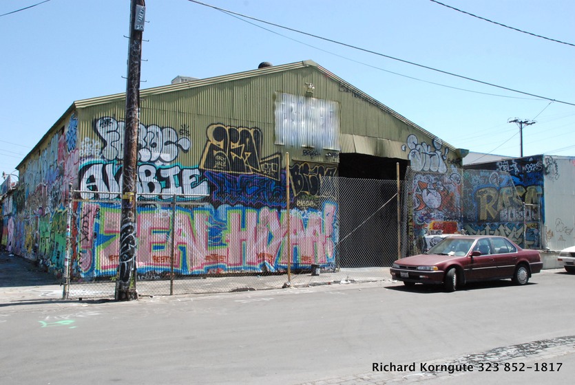 21-Graffiti Warehouse-020.JPG